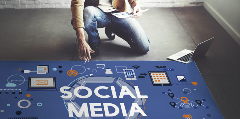 προωθηση επιχειρησης μεσω social media - social media ποστερ - marketing πλάνο